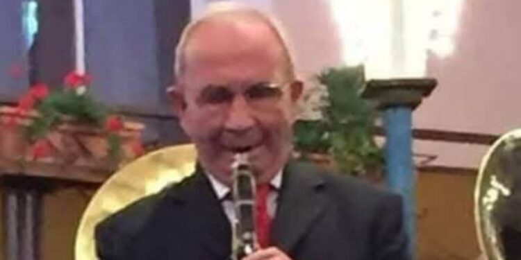 Pentone, paese saluta il professore Antonio Tarantino.