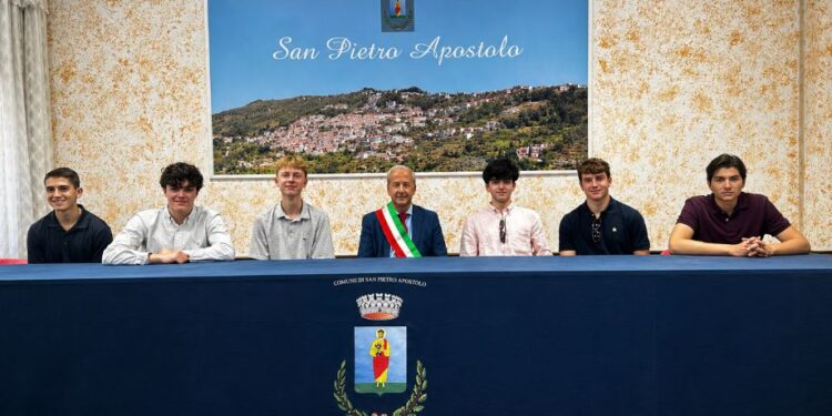 San Pietro Apostolo accoglie studenti della Regis Catholic High School di New York