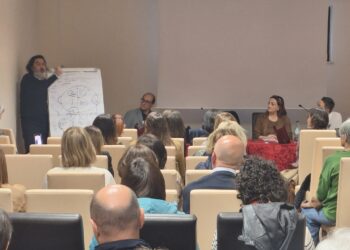 Curinga, l’alleanza tra scuola e istituzioni per sostenere le famiglie: successo per “A Scuola di Genitorialità”