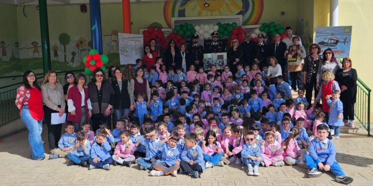 “Semi di Fiducia”: i Carabinieri incontrano i piccoli cittadini di Botricello