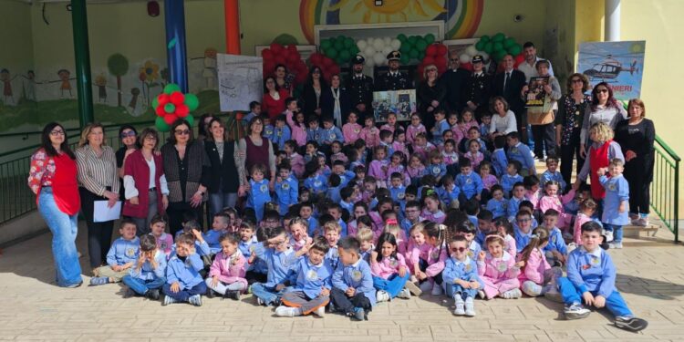 “Semi di Fiducia”: i Carabinieri incontrano i piccoli cittadini di Botricello