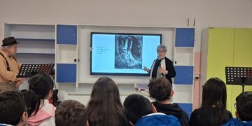 La lettura si fa scena: 700 studenti della Presila riscoprono il piacere dell’ascolto e della lettura ad alta voce