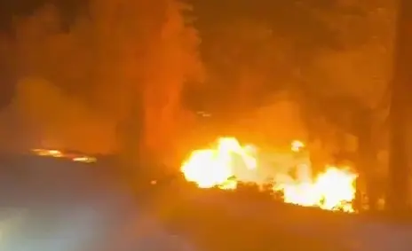 Proseguono incendi a Conflenti, Vigili del Fuoco ancora all’opera per spegnere le fiamme (video)