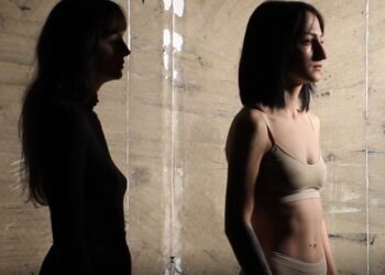 “Dentro non c’è voce”: a Catanzaro l’arte affronta la violenza sui minori e il peso dell’omertà