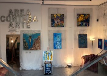 Oregon Oregon Oregon – Le infinite sfumature del blu: Marika Mazzeo in mostra a Via Margutta