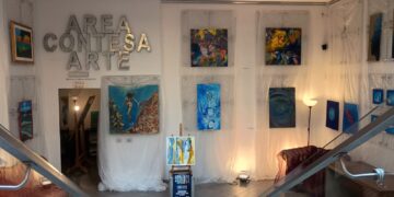 Oregon Oregon Oregon – Le infinite sfumature del blu: Marika Mazzeo in mostra a Via Margutta