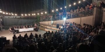 A Parenti, il laboratorio di teatro sociale diventa cura e comunità