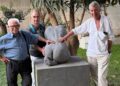 Il Principe Fulco Ruffo di Calabria ringrazia l’artista Luigi Verrino per avere reperito ed esposto al Museo Marca di Catanzaro un prezioso documento del 1406