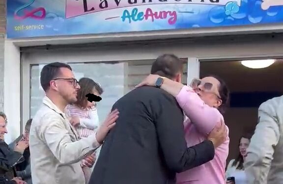 AleAury, a Soveria Mannelli aperta la lavanderia a gettone che mancava