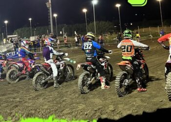 Lamezia Terme, campionato interreggionale di moto cross in notturna