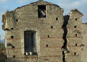 Casa contadina (Cleto). Il sogno di un mondo senza umani… in una foto di Antonio Renda