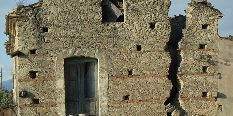 Casa contadina (Cleto). Il sogno di un mondo senza umani… in una foto di Antonio Renda
