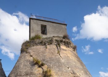 Città degli invisibili (Cleto). Una difesa senza l’attacco, una città senza gli abitanti… in una foto di Antonio Renda