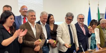 Sellia Marina, presentati in Cittadella Regionale i grandi eventi dell’estate: enogastronomia, identità e sviluppo del territorio al centro della programmazione