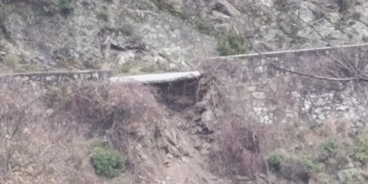 Taverna, ancora interruzione sulla strada provinciale per Sorbo.