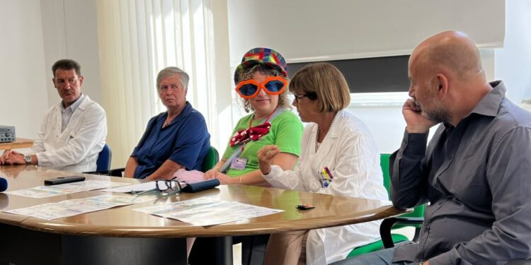 Catanzaro, presentati al “Ciaccio” i Villaggi del Sorriso del TDDM: l’estate nei reparti si colora di mare, montagna e fantasia