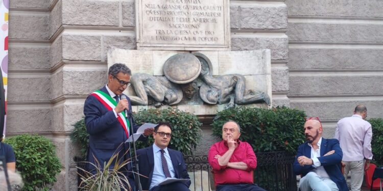 Gratteri da Grimaldi, lancia un monito ai giovani: «Restate in Calabria»