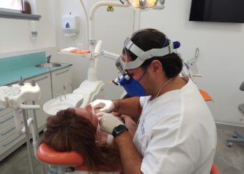 C’è un nuovo sorriso a Soveria Mannelli, ha aperto da poco lo studio dentistico “New Smile”