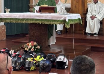 Petronà, benedizione di caschi e motociclette