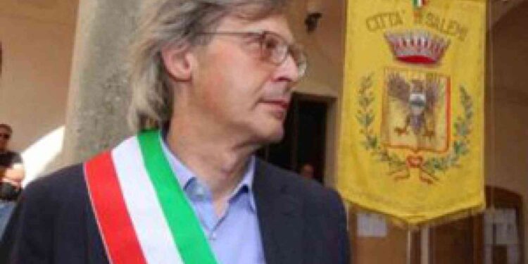 Va a Vittorio Sgarbi il Premio Speciale Badolato di Calabria contro lo spopolamento