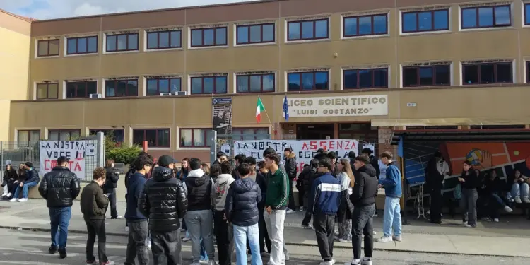 Protesta studenti IIS Costanzo 30 ottobre